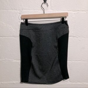 Studio Point Black and Grey Print Bodycon Skirt- Size 4